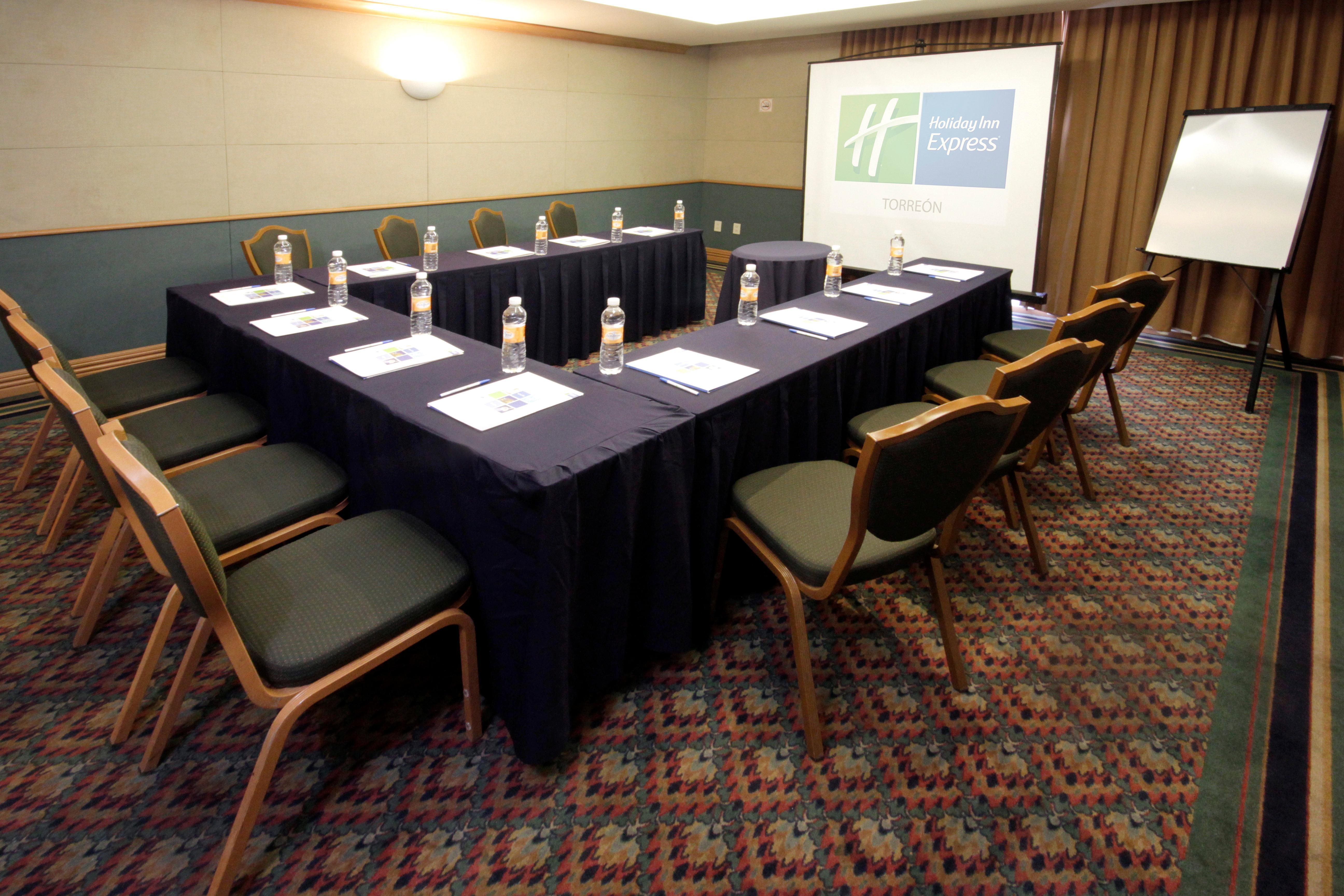 Holiday Inn Express Torreon By Ihg Buitenkant foto