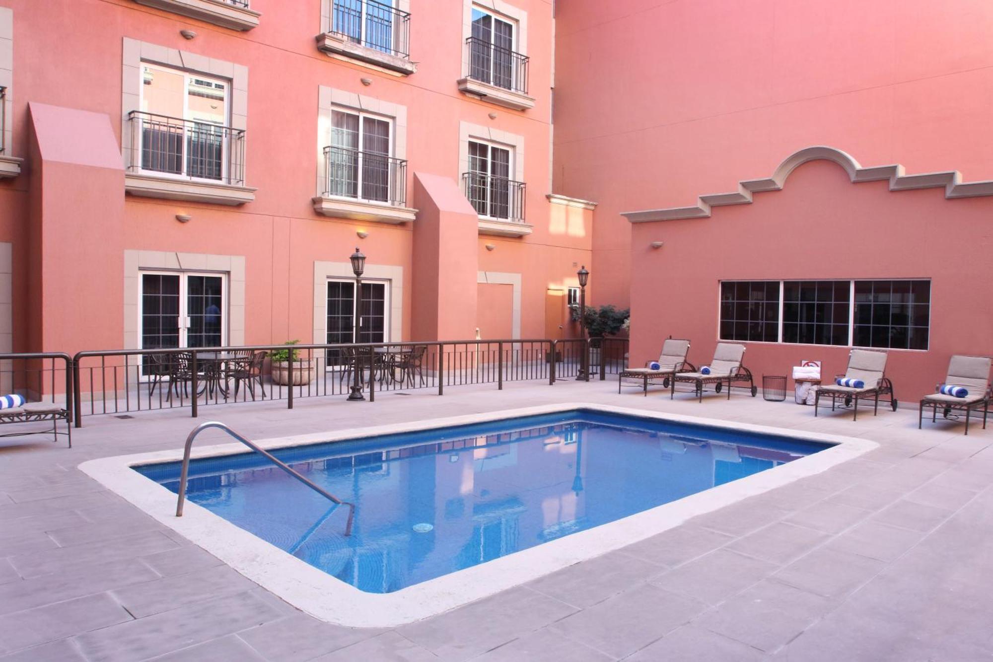 Holiday Inn Express Torreon By Ihg Buitenkant foto